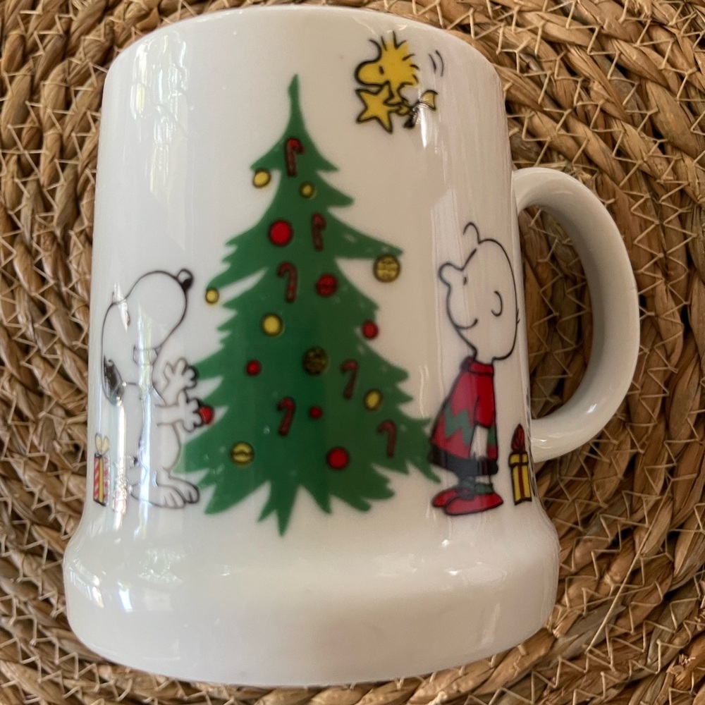 Peanuts Merry Christmas 1977 mug